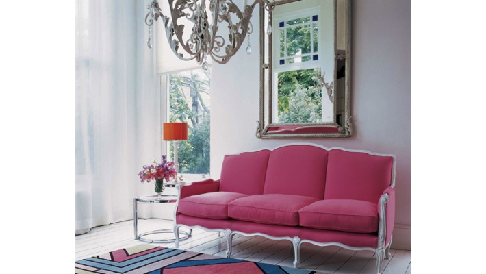 pink sofa.001