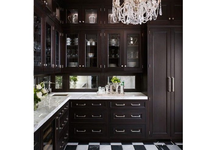 classic black and white kitchen.001