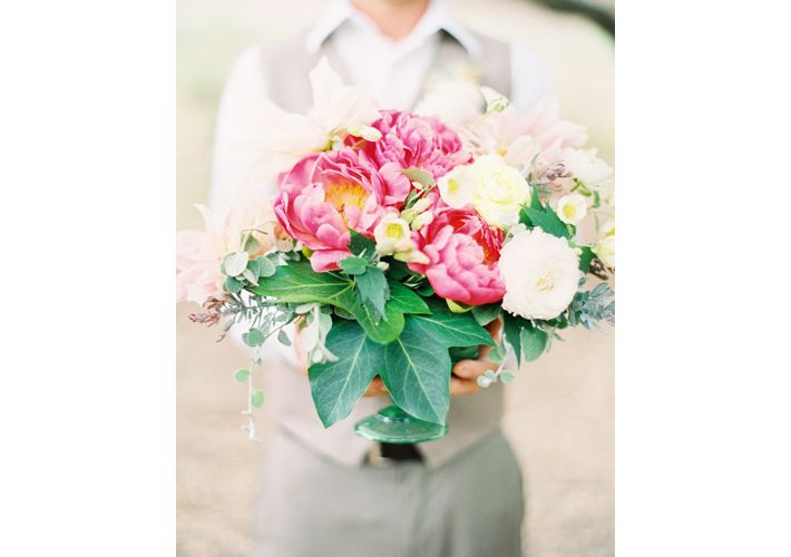 pink and green bouquet.001