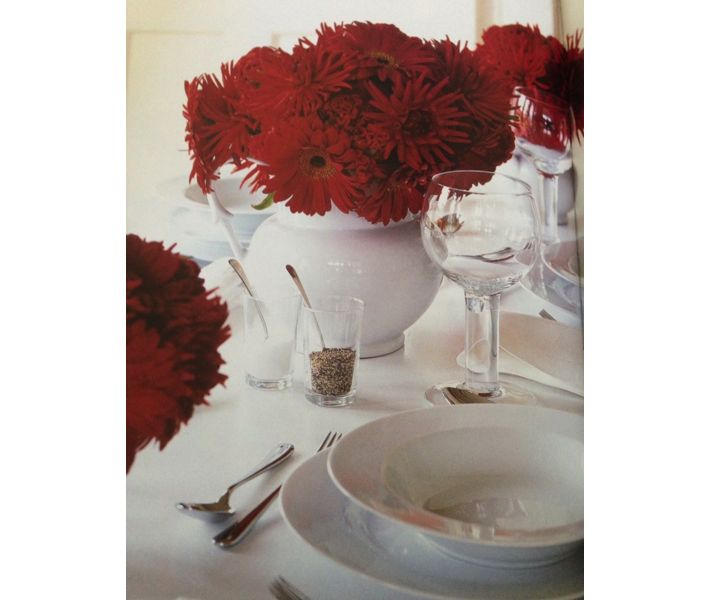 carolyne roehm red centerpieces.001